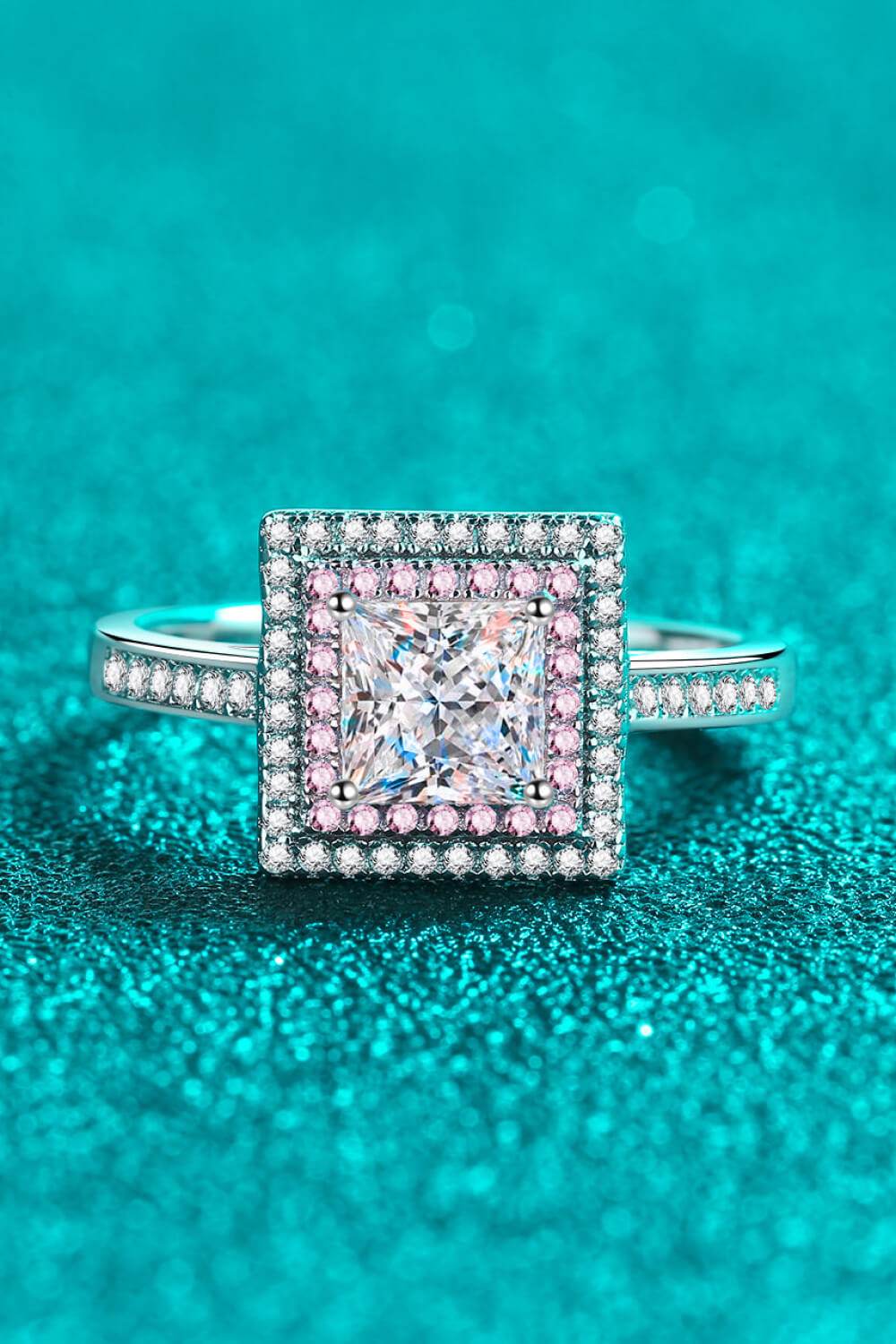 Stay Elegant 1 Carat Moissanite Ring - Swiss Jewellers