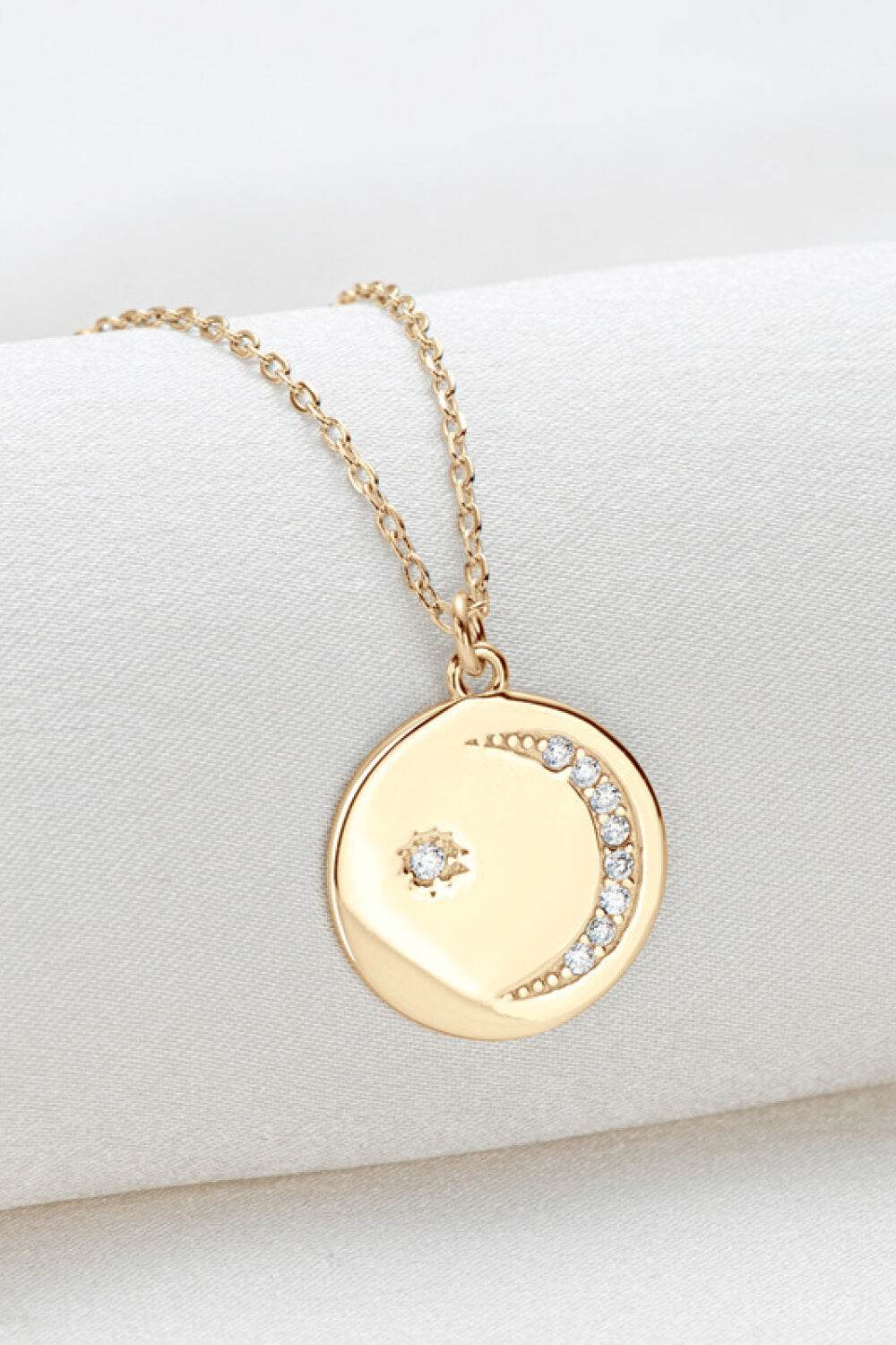 Moissanite Round Pendant Necklace - Swiss Jewellers