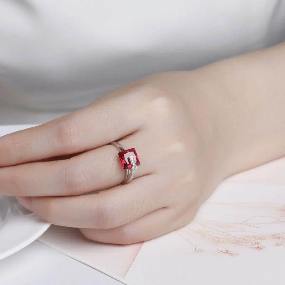 925 Sterling Silver Inlaid Zircon Ring - Swiss Jewellers