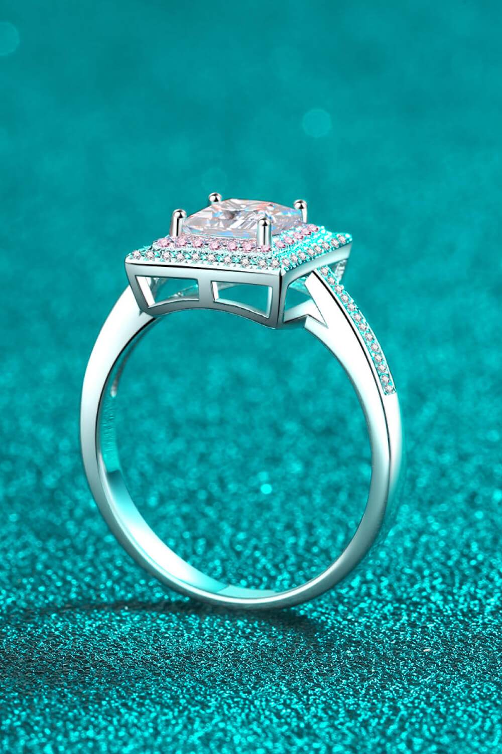 Stay Elegant 1 Carat Moissanite Ring - Swiss Jewellers